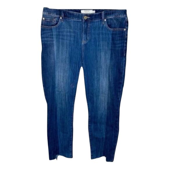 Torrid Jeans Girlfriend Women's Size 18R Blue Medium Wash Raw Notched Hem Crop - Picture 3 of 11